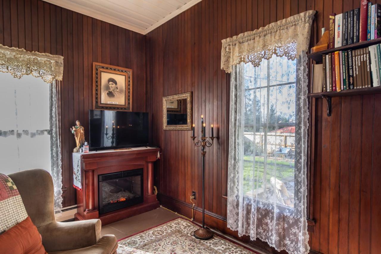מלון רוזבורג Historical John Rast House Circa 1875 מראה חיצוני תמונה