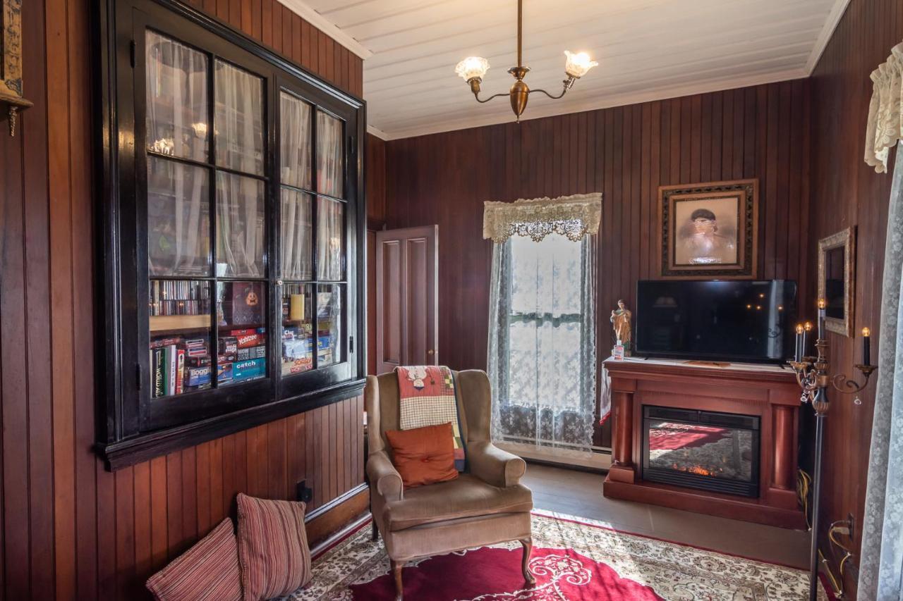 מלון רוזבורג Historical John Rast House Circa 1875 מראה חיצוני תמונה
