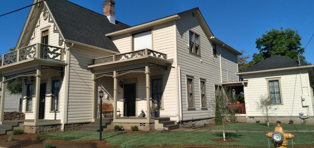 מלון רוזבורג Historical John Rast House Circa 1875 מראה חיצוני תמונה