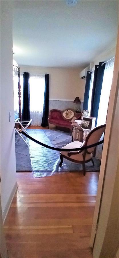 מלון רוזבורג Historical John Rast House Circa 1875 מראה חיצוני תמונה